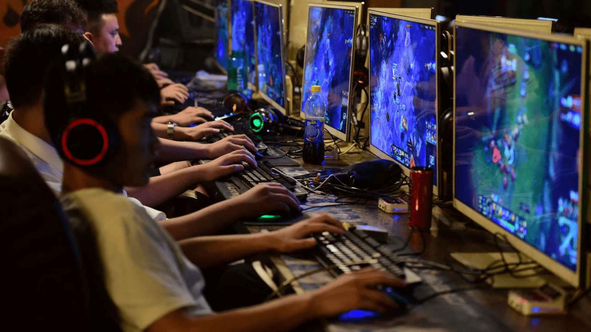 Exploring Interactive Games With Reward Based Progression